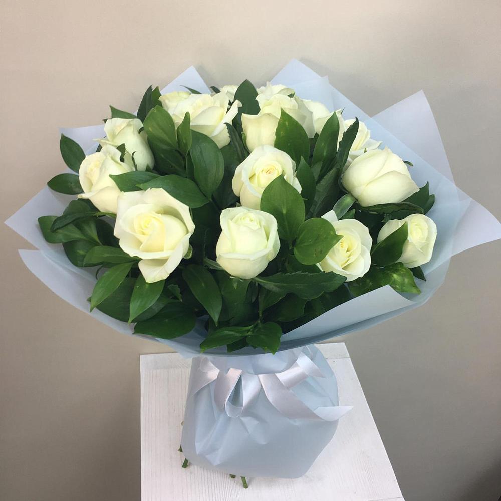 Букет 15 Белых роз Проуд в Балашове
