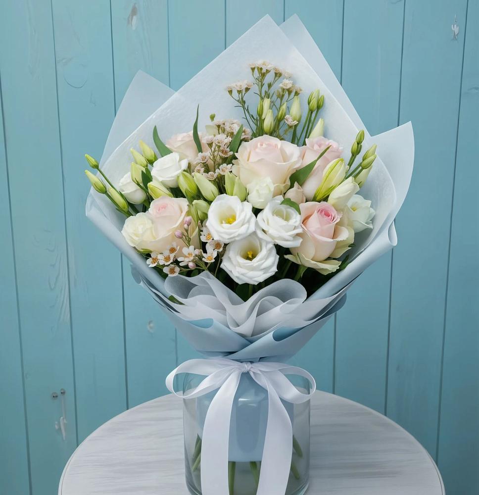 Букет цветов из: Розы и Лизиантусы в Балашове