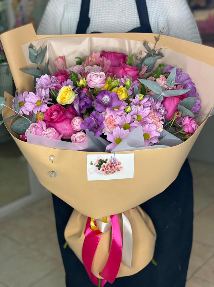 Букет цветов из: Хризантемы, Гвоздики и Альстромерии в Балашове