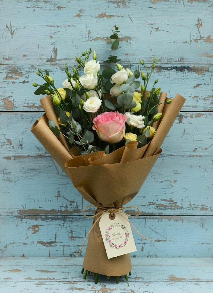 Букет цветов из: Розы и Лизиантусы в Балашове