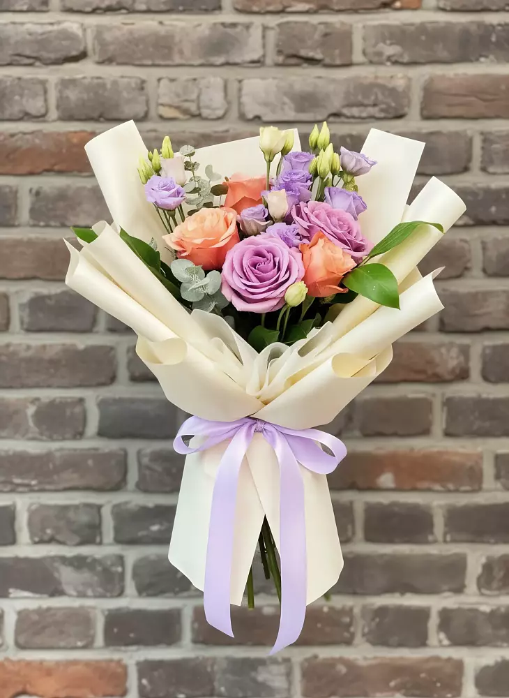 Букет цветов из: Лизиантусы и Розы в Балашове