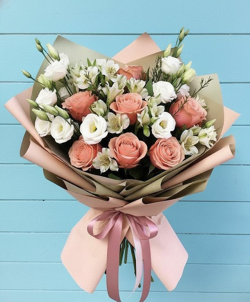 Букет цветов из: Розы, Альстромерии и Лизиантусы в Балашове