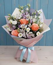 Букет цветов из:  Лизиантусы, Розы, Альстромерии и Гипсофила в Балашове