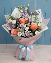 Букет цветов из:  Лизиантусы, Розы, Альстромерии и Гипсофила в Балашове