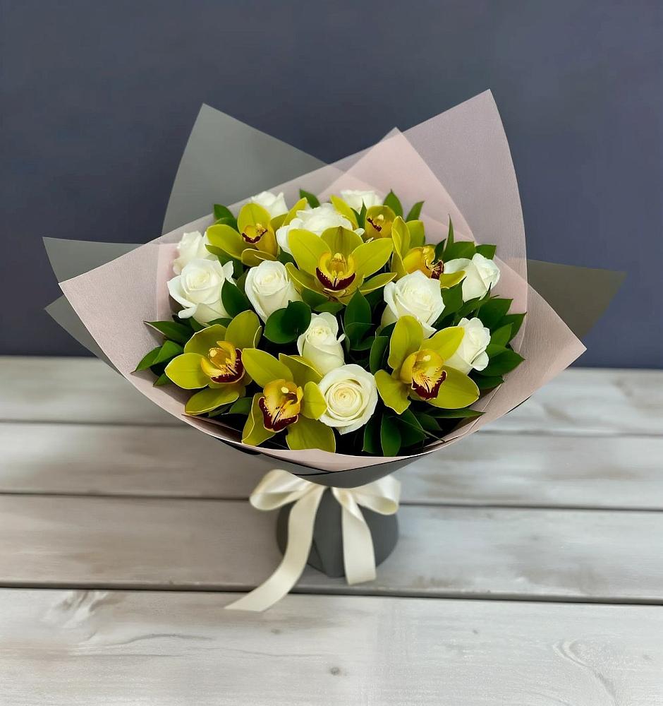 Букет цветов из: Орхидеи и Розы в Балашове