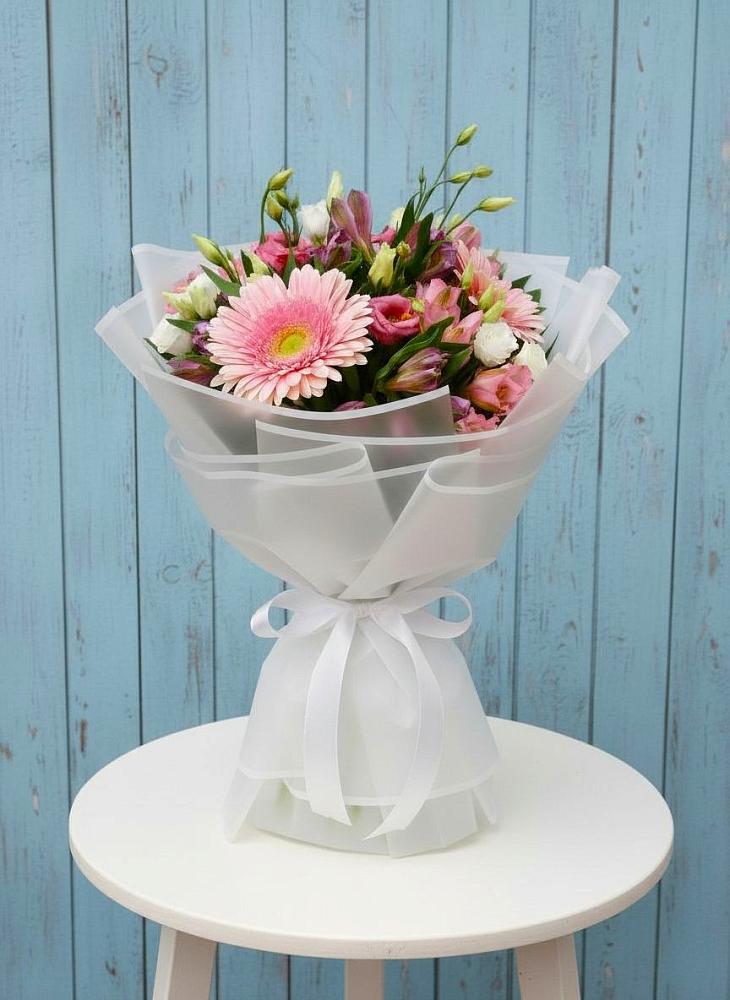 Букет цветов из: Герберы, Альстромерии и Лизиантусы в Балашове