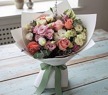 Букет цветов из:  Розы, Лизиантусы и Гвоздики в Балашове