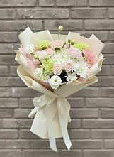 Букет цветов из:  Гвоздики, Розы, Лизиантусы и Хризантемы в Балашове