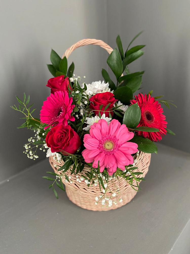 Цветочная композиция из Розы, Хризантемы и Герберы в корзине в Балашове