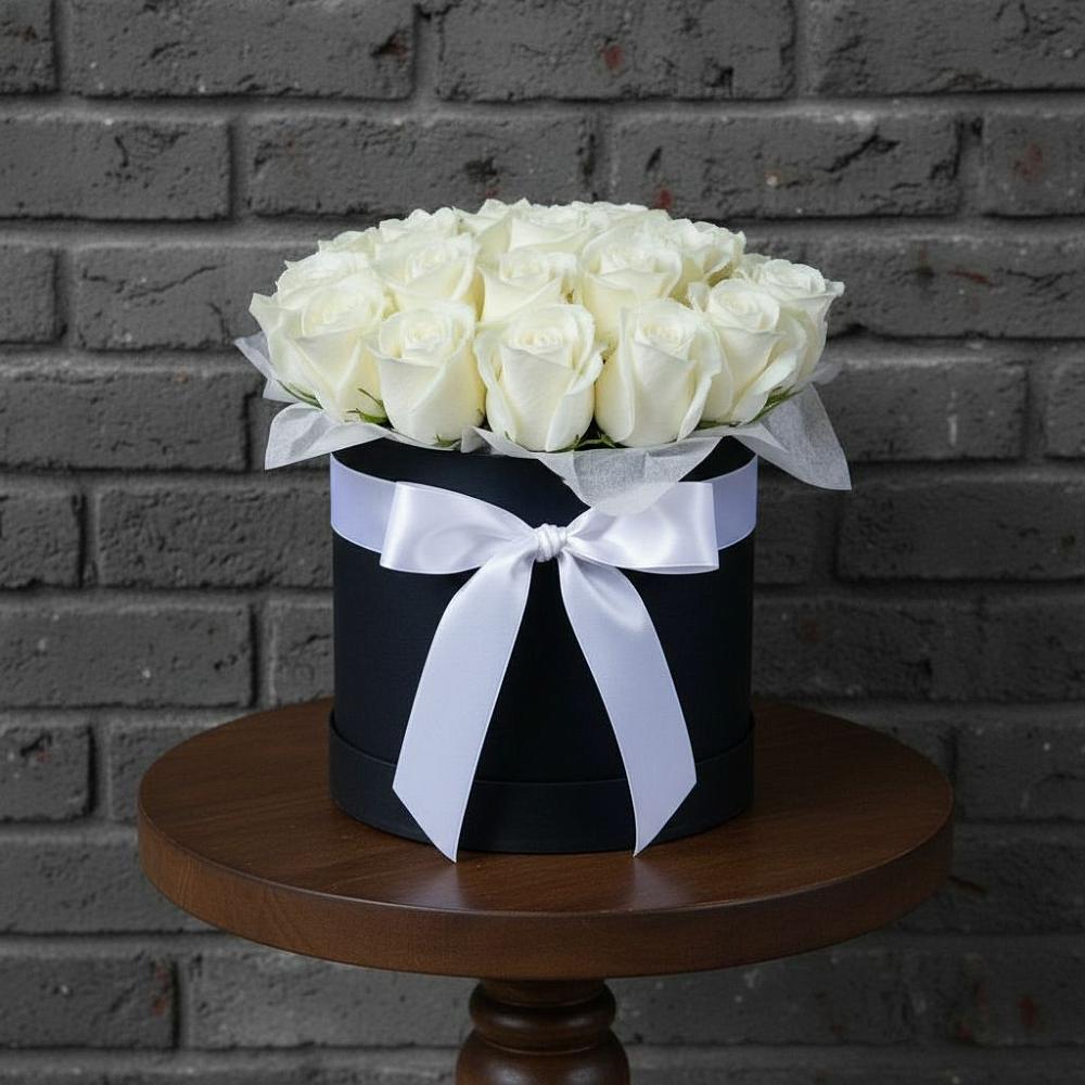 Цветочная композиция из Розы в шляпной коробке в Балашове