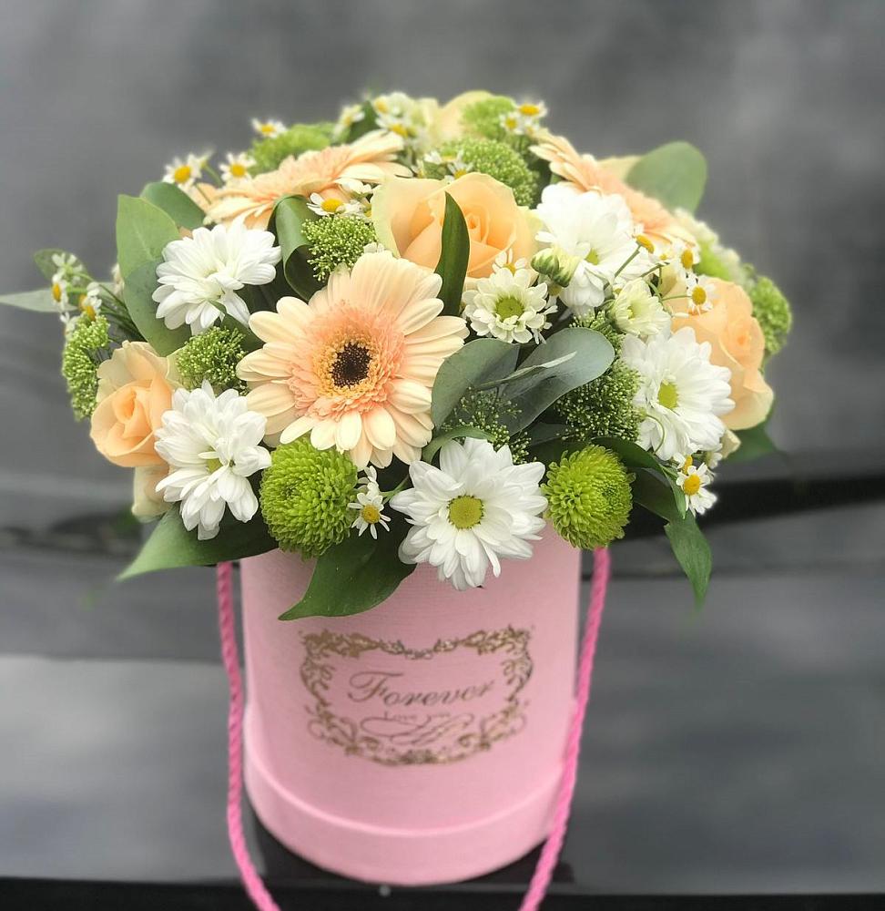 Цветочная композиция из Розы, Герберы и Хризантемы в шляпной коробке в Балашове